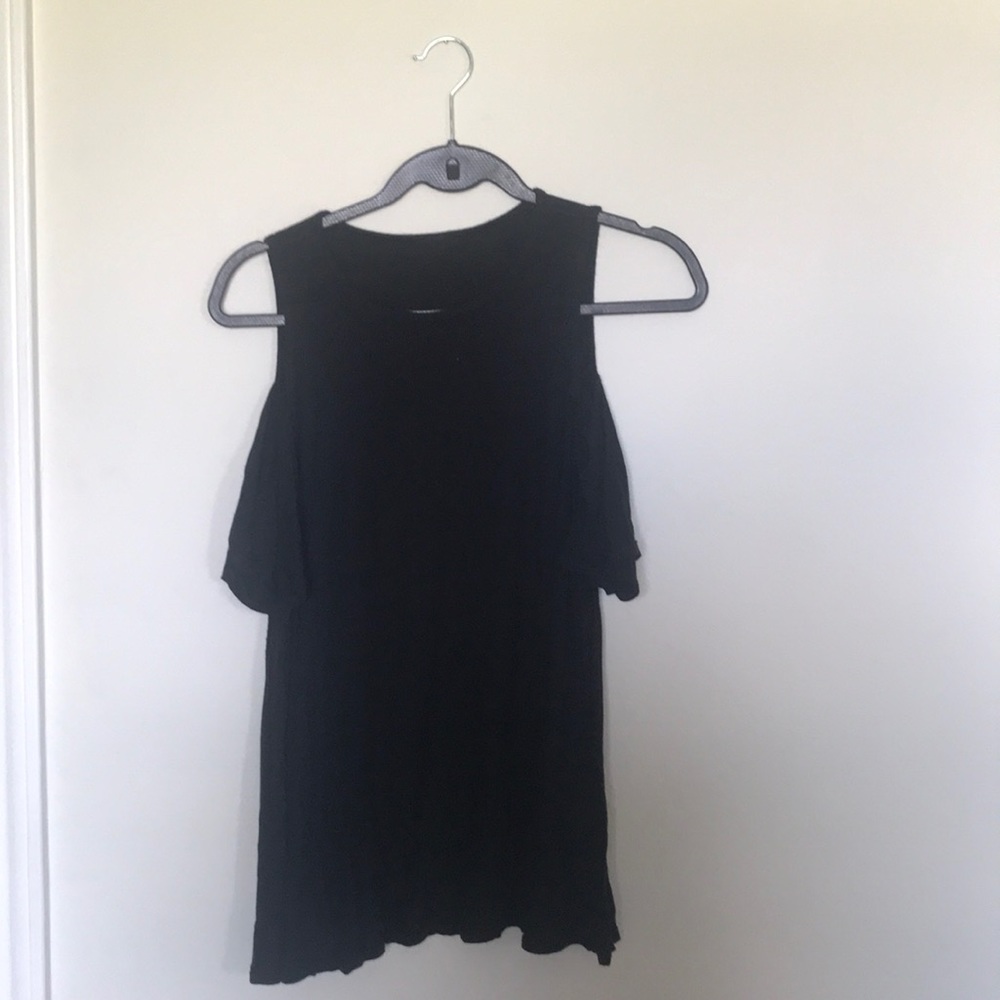 cut out shoulder flowy top